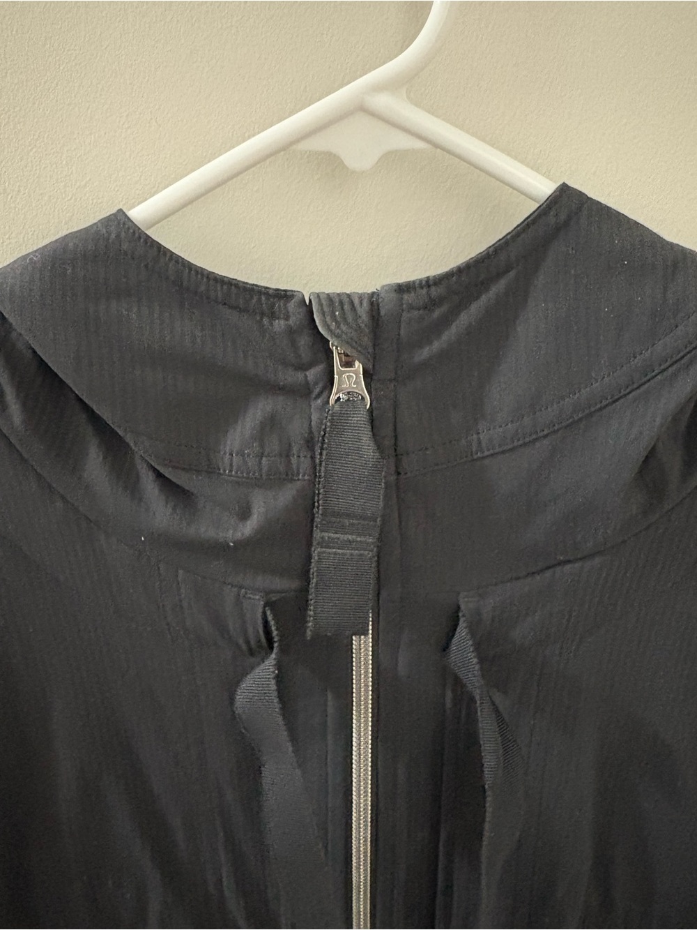 Black Lululemon Women's Zip-Front Raincoat - Picture 5 of 9